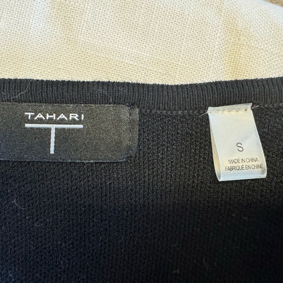 Black sweater/jacket. - Picture 2 of 7